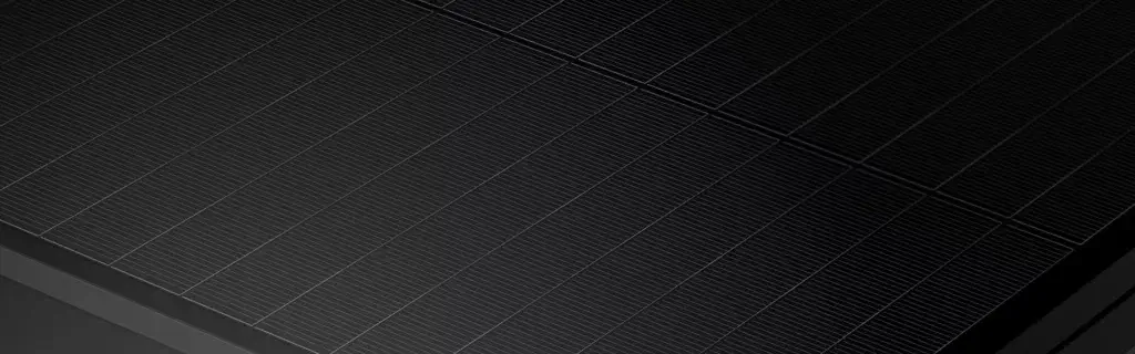 Dettaglio di un pannello fotovoltaico SunPower, garantito 40 anni al contrario dei pannelli fotovoltaici usati.